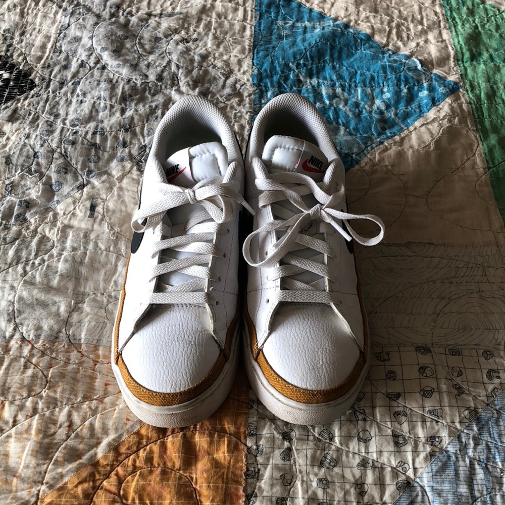Nike Court Legacy Sneakers